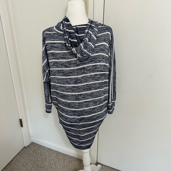 Market and Spruce Womens striped dolman sleeve stretchy tunic top size Medium - Picture 2 of 10